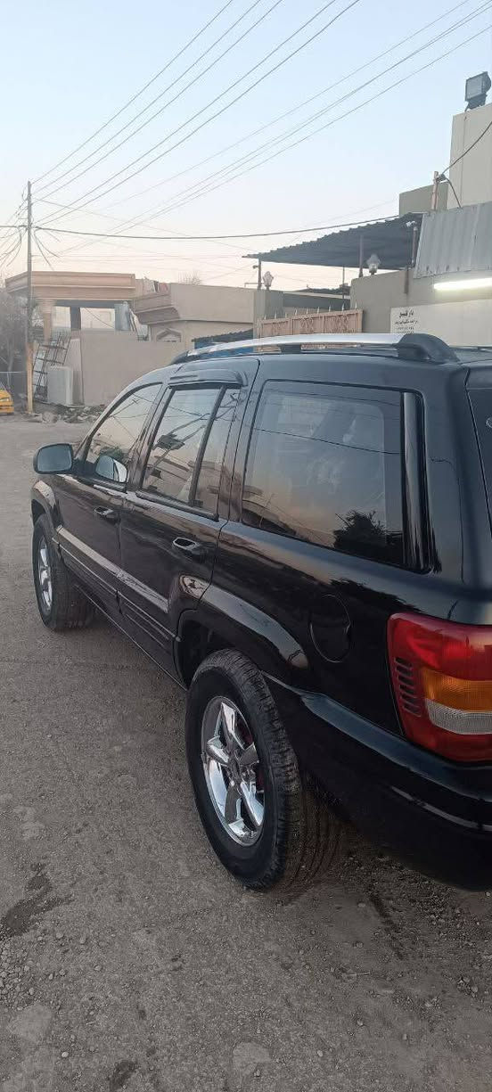 للبيع #جيب كراند شيروكي لمتد موديل 2002 مابي اي نقص ما بيها من حداديه وكهربائيات فول الفول حادثه باب السايق  وجاملغ 8 سلندر ترايك من البصره لزاخو  #سعر 75$ وبيها مجال رقم سليمانيه ***********
