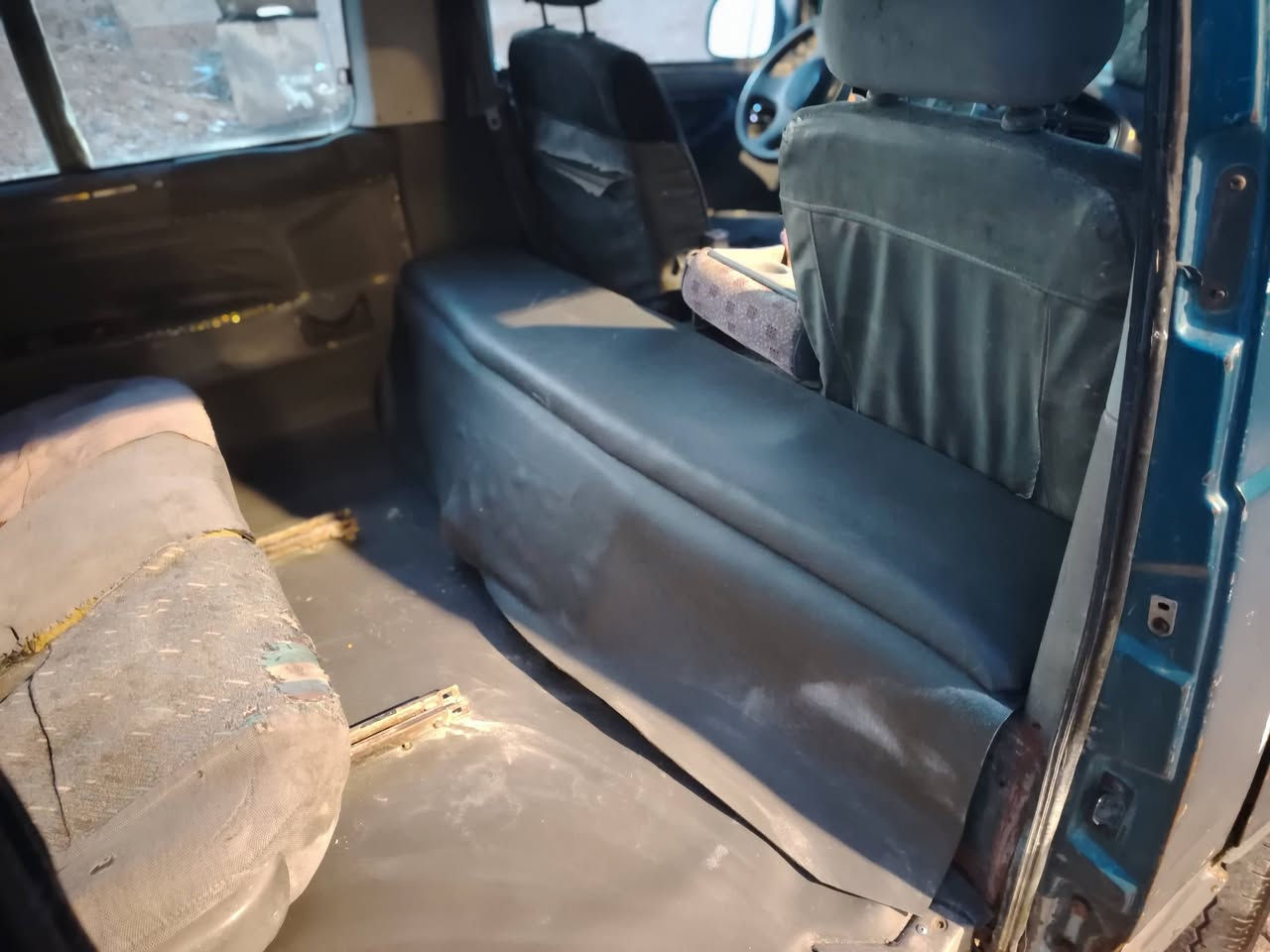 سلام عليكم كيه برجو للبيع كير مكينه كسل نضاف دواخل نضيفه كهربايات كامله باتري جديد معروضه 28ورقه ترهم مراوس ***********
