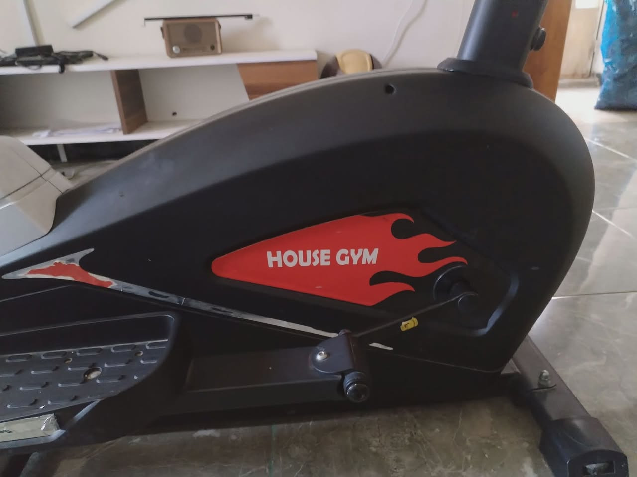 جهاز اوبيتكال مستعمل للبيع اخو الجديد من شركة House Gym استخدام قليل شاشة للمسافه والسرعه مجسرات النبض والسعرات الحرارية يتحمل وزن ١٢٠ كغم.. بسعر مناسب جدا الموقع بغداد _البياع


**إذا كنت صاحب هذا الإعلان وتريد حذفه لأي سبب، رجاءا أرسل رسالة إلى الدعم الفني**