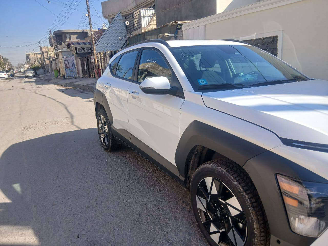 للبيع هونداي كونا موديل 25 وارد امريكي فول مواصفات ماعدا الفتحة.
ترقيم جديد بغداد الدولي باسمي تحويل مباشر .
((حادثها يوجد طختين بسيطات بالبونيد وبالباب مال السائق تكحيلات ورشه صبغ بسيط بداية التكمة ع كد شبر فقط (بدون دواخل شواصي لغود مكفولة)) 
حجر رادار بلادي شرط ع الفحص.
مواصفاته :
بصمة تشغيل وبصمة فتح أبواب وتشغيل عن بعد.
محرك ((2000)) دوش المرغوب ماشيا شي قليل ((5000)) مايل اخت الزيرو .
رادارت أمامي وخلفي وجانبي.
شاشة تاب كبيرة متصلة تدعم كار بلي.
كيجات ديجيتال.
تبريد قطعتين.
كرسي كهرباء كشن مخمل .
ويلكب كروم 4*4 فور ويل. 
سايد بريك بصمة.
تبريد بيانو .
فول تحكم استيرن.
لد أمامي وخلفي .
لايتات مالتهة البلادية زنون.
وباقي المواصفات معروفة.
((السيارة نظيفة وجديدة بمعنى الكلمة ومكفولة من كلشي ماعدا حادثها شرط ع الفحص وين ميعجبك تفحص)).
مكان السيارة بغداد الدورة السعر ب ((165)) وبيه مجال بسيط.
للاستفسار الاتصال على الرقم التالي 
*********** راسلني إدزلك صور الحادث عن واتساب
