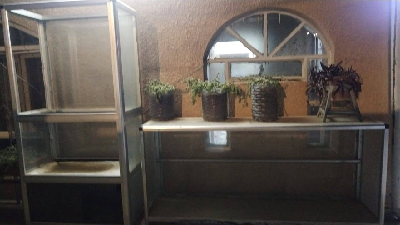 للبيع عارضات محل مختلفه عدد 6
لمزيد من المعلومات الأتصال على الرقم ***********
