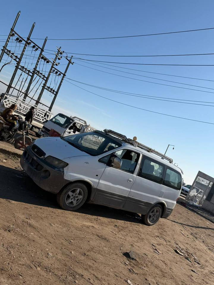 هوندة 2000 مكانها ديالى رقم واسط منفيس كير نضيف مكينه بيه بخار بس نكرة وين ماتريد حداديه زينة  سعر ١٨ ***********
