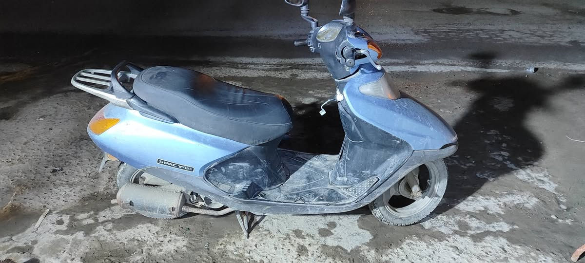 سلام عليكم دراجة سبيسي دراجة مكفوله من كلشي دراجه نضيفه كلش عوزها بس جوزه سعرها 250وبيها مجال للطيبين عنوان الرستميه مقابيل الكليه العسكرية رقم ***********
