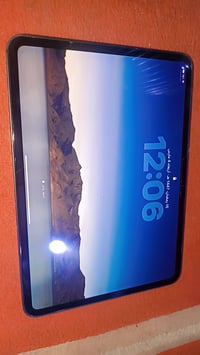 آيباد إم فور • مستخدم قليل • بطارية ٨٦