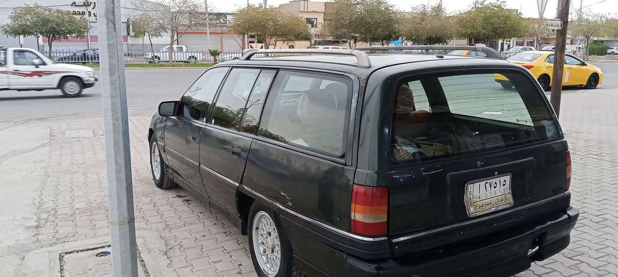 سلام عليكم بيع مستعجل او مقدم وباقي نتفاهم عليه وسعره 33  وفيديو موضح بيه كلشي  سياره اوميكا استيشن حجم 20 بلادي  رقم كركوك أليف مشروع وطني سنويه لل 2028  كير محرك صدر خلفي وامامي كلها شرط  تايرات جديده دوشمه وكشنات وسقف جديده كهربائيات كامل سياره مال بيت جني  حاضر من كلشي  صبخ بلادي جامات كهربائية عنواني كركوك *********** اذا مو شراي لاتراسلني فدوه
