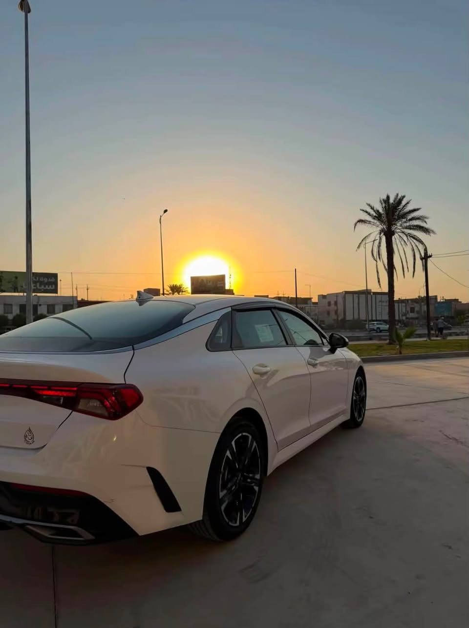 سلام عليكم
K5
2023

السيارة أمريكية مكفولة كفالة عامة كلين

مواصفات السيارة:

* شاشة LS
* دعم Apple CarPlay وAndroid Auto لاسلكيًا
* تشغيل السيارة عن بُعد
* كاميرا خلفية
* مثبت سرعة ذكي
* المحافظة على المسار
* فرامل طوارئ أوتوماتيكية
* مراقبة النقطة العمياء
* كشن كهرباء
* حساسات أمامية وخلفية
* صندوق ذكي عند الاقتراب
* مسطرة خلفية LED كامل على طول الجنطة
* المحرك 1.6T
* ممشى السيارة: 54 mi
* رقم بغداد، تحويل ثاني يوم
رقم التواصل:***********
