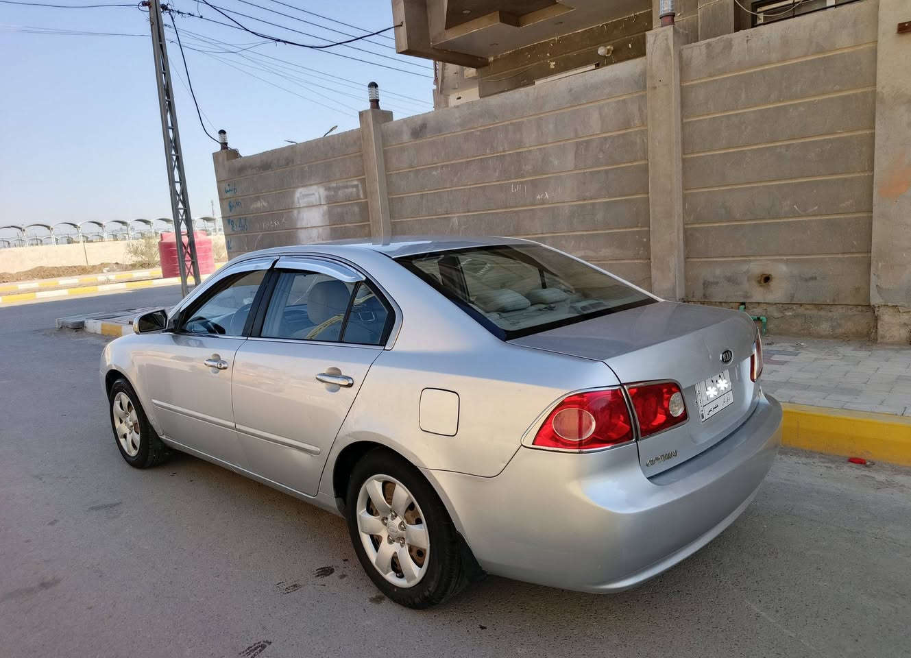 السلام عليكم ورحمة الله وبركاته 
كيا اوبتيما 2008 رقم ذي قار مشروع وطني لغايه 2027 تحويل ثاني يوم /امريكي تبديل الباب بدون دواخل وبيها رشات صبغ بسيطه جدآ /محرك5/2400كير /سياره مجهزه من اي شي محرك حداديه تخم تاير دواخل كلش حلوه /السعر90/للاستفسار الاتصال على الرقم *********** العنوان ذي قار قضاء النصر
