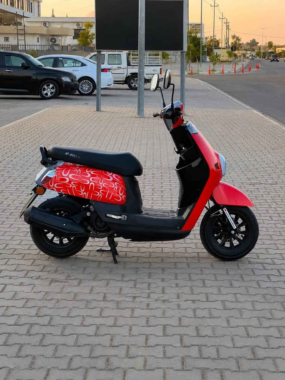 🏍️ للبيع: دراجة (نوع بوليسي) موديل 2023
المواصفات ووضعية الدراجة:

 الممشى: ماشية كلش قليل، وبشرط زيرو (كلش نظيفة).

 المحرك (المكينة): بشرط، المكينة ما مفتوحة وكل غراضها بلاد (شريكة).

 الكهربائيات: كل السيستم الكهربائي بشرط وشغال وما بيه أي نقص.

 الدشبول: إلكتروني (شاشة).

السعر: 💰💰 (750$) [أو يمكنك كتابة 750 ألف حسب العملة]

العنوان: 📍📍 كركوك - الشورجة - قرب مطعم حمه ناصر

رقم الهاتف: 📞📞***********

💡💡💡💡💡💡💡💡💡💡💡💡

🏍️ بۆ فرۆشتن:ماتۆڕی (جۆری پۆلیسی) مۆدێل 2023

مواسەفات و دۆخی ماتۆڕەکە:

 کارکردن: زۆر کەم کاری کردووە، بەشەرتی سفر (زۆر خاوێنە).

 مەکینە: بەشەرت، مەکینەی نەکراوەتەوە و هەموو پارچەکانی شەریكەیە.

 کارەبایی: هەموو سیستەمی کارەبای 

بەشەرتە و بێ کێشەیە.

دەشبول ئەلکترونیە

نرخ::💰💰(750)

ناونیشان؛؛📍📍

 کرکوک شورجە نزیک چێشتخانەیی حمە ناسر

ژمارەی تەلەفوون//📞📞***********
