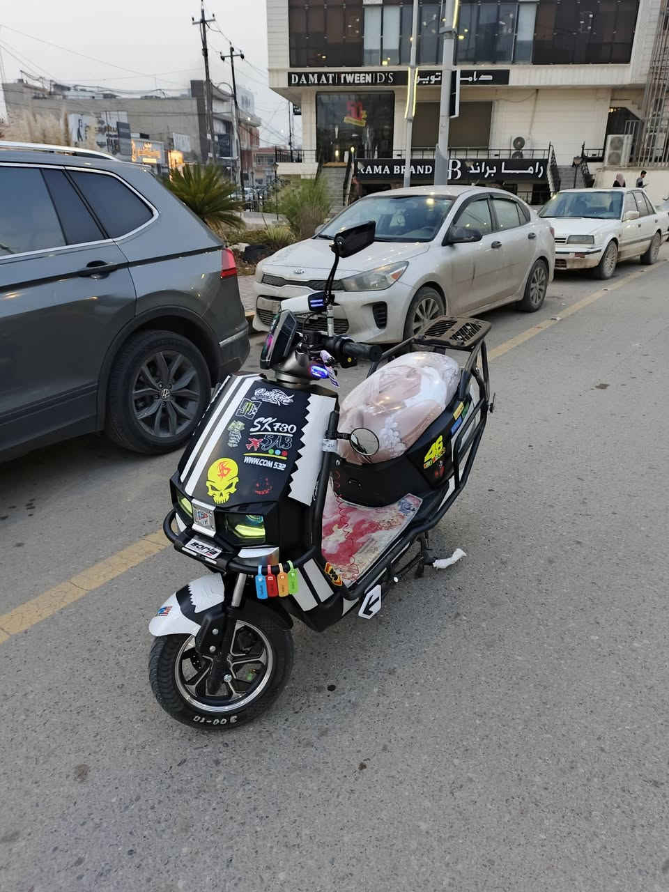 السلام عليكم للبيع تراوس السعر 750
واتساب ***********
