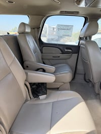 كشنات منفصل مراوس بكشن عادي شرط جلد  ٠٧٧٢٧٢٨٢٣٩٣