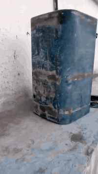 للبيع تانكي ياخذ 600 لتر ويا قواعد ثنين
السعر 150 الف العنوان الموصل 
***********
