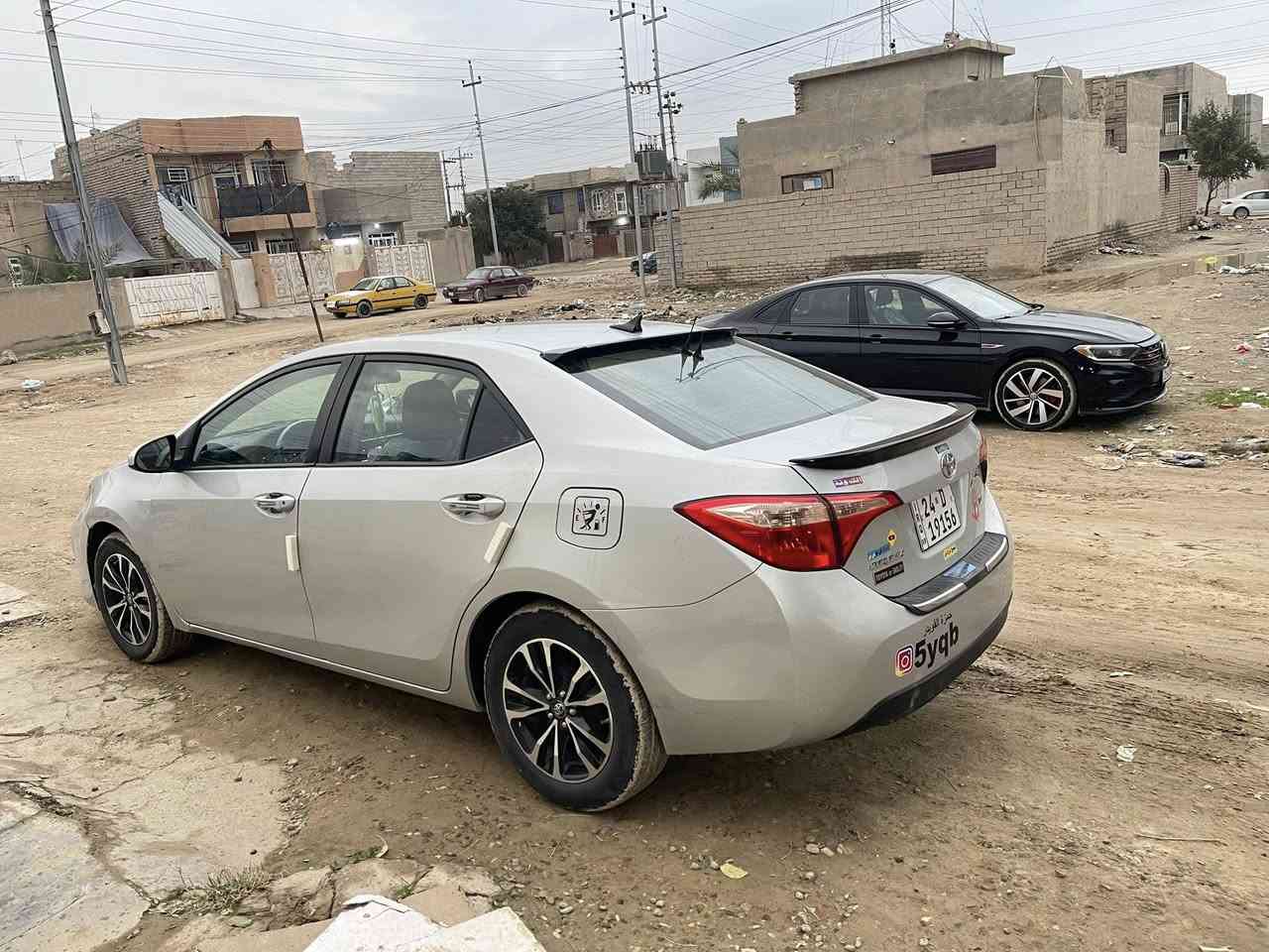 السلام عليكم كورلا 2018 رقم دهوك بسمي رقم جديد و هزة لحد 2031 السيارة محرك شرط لا مفتوح ولا تبخير و الكير هم شرط تخم تايرات و السيارة كاملة بيها 3 قطع + وحده تبدليل نفس لون موصفات معروف اخوان حتا سونار مخلي الكم صورها كلهم سعرها 130 بيها مجال 
***********
صدر يمكن بس شمعات تعبانات
