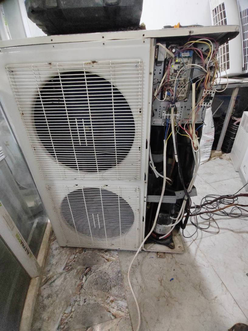 سبلت حافض ٤ طن ثري فيز شرط الضمان ١٠ ايام  والفحص مشدود حاليأ السعر ٧٥٠ قفل لاتصال *********** عمارة, ميسان
