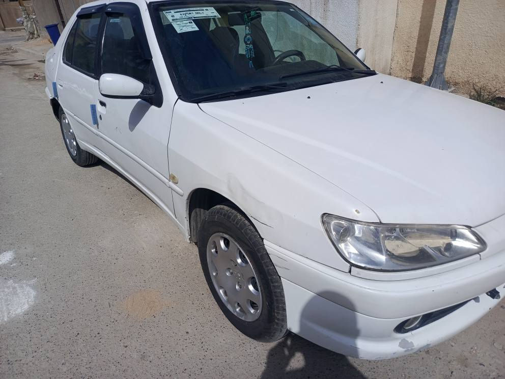 السلام عليكم شباب عندي سياره بيجو للبيع فرنسي موديل 2003بل سنويه 2002 السياره بسمي السياره خيمن الله كهربائيات كله شغاله تبريد ثلج شرط تخم تاير جديد بيه بغض التلحيضات مكينه بيه تبخير بدون تنقيص دواخله نضيفه سنتر لوك شغال السياره معروضه 43بيه مجال مكانه بغدا حي اور *********** بغداد, العراق
