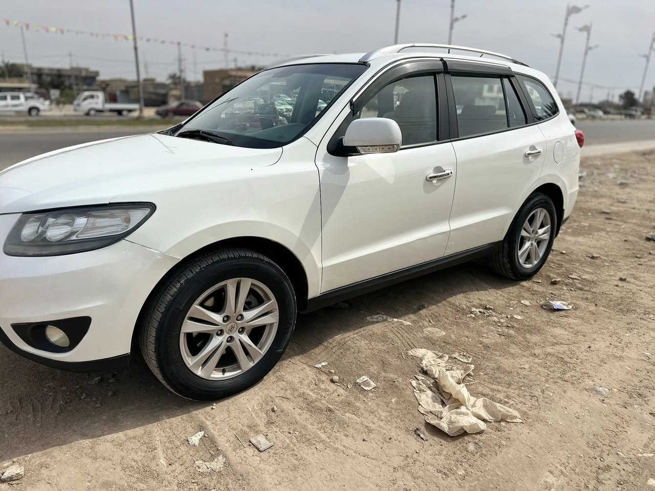 من رخصة الادمن المحترم 
هيونداي سنتافيا 2011 رقم بغداد انگليزي بأسمي مواصفات فور ويل داخل صاج تحكم استيرن جهتين حساسات شاشة كامرة مكينة سته سلندر دوش كير مكينة تبريد صدر تخم تاير جديد 

للاستفسار ***********
مكان واسط الصويره
