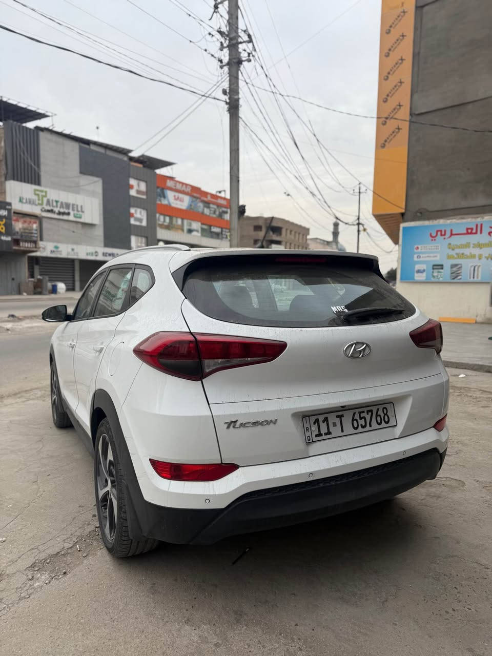 السلام عليكم اخوان عندي توسان 2017 خليجي مكفوله السياره رقم بغداد بسمي نص فول مكينه 2000 ماشيه 79 للبيع فقط السعر 180 مكاني بغداد الغدير  للاستفسار الاتصال ع *********** بغداد, العراق
