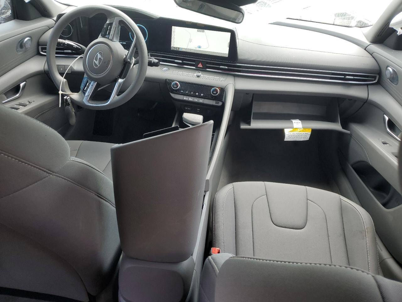 سلام عليكم
النترا موديل ٢٠٢٤ 
وارد امريكي فول عده الفتحه
شاشه متصله
بصمه رادرات
سايد بريك بصمه
مودات قياده
ماشيه ٢٣ الف
سياره مانقصهه شي 
رقم اربيل تحويل ثاني يوم
سعر ١٢٠ وبيهه مجال بصيط
سياره بغداد رقم تلفون/*********** علي
