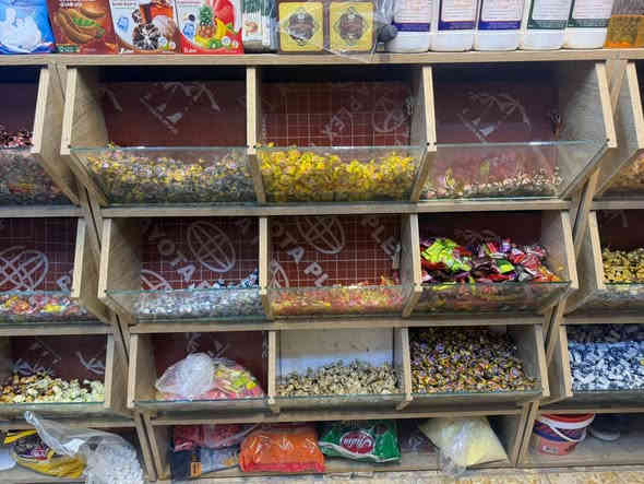 سلام عليكم
عارضات كرزات و حلويات عدد ٢
العنوان :بغداد_الحرية
للاستفسار الاتصال :***********
