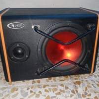 مضخم صوت • قوي • الموصل الايمن