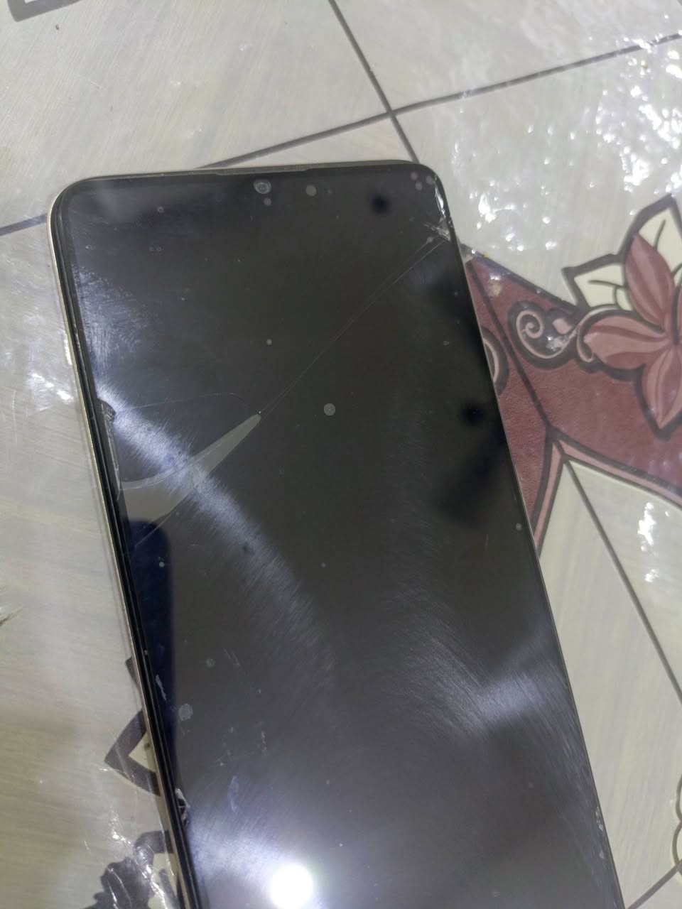 سلام عليكم جهاز للبيع
Infinix HOT 30
اذكره 128  نستخدم 10 أيام كسر بالشاشه ما مأثر عل لمس 
 سعر 110 وبي مجال 
***********
