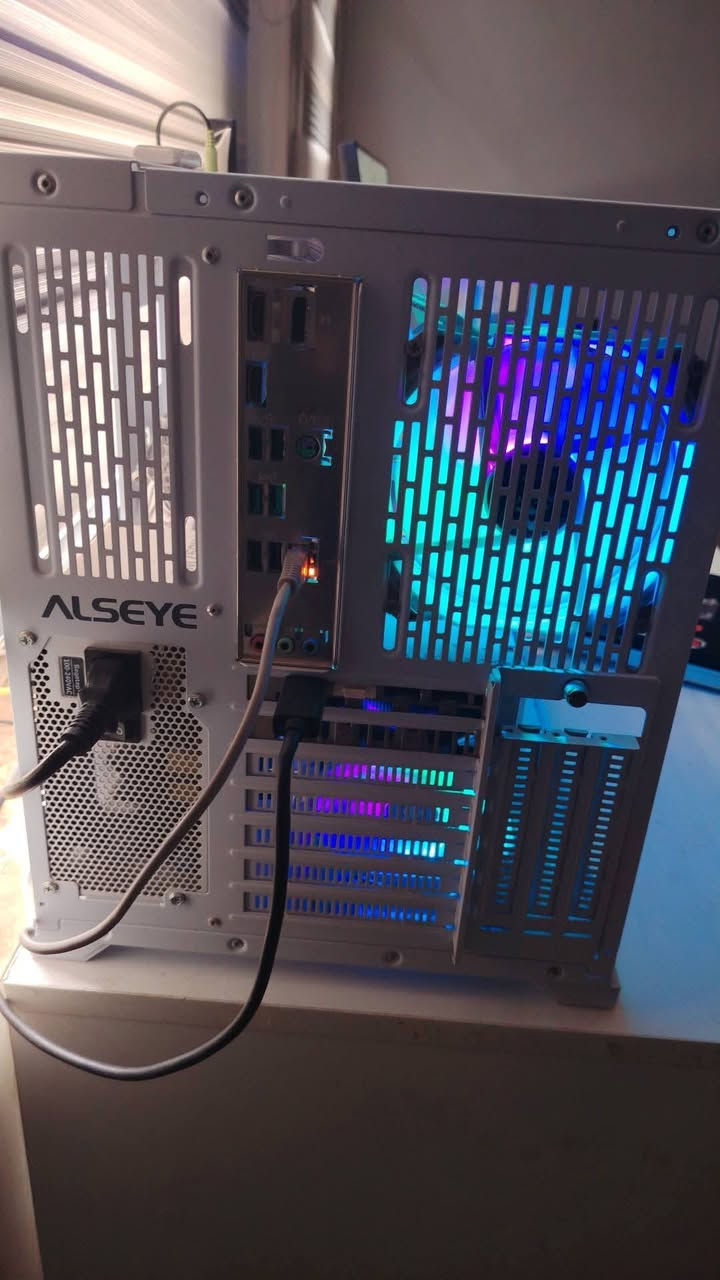 المعالج: i5 الجيل 12.f
​كرت الشاشة: RTX 4060oc.
​الرام: 16GB DDR5.+رام 16 بس مايقرة (ابيع 16)
​التخزين: 2TB. NVME
لوحة B760_A DDR5
+جوستك manba
وسماعة Razer BlackShark V2 Pro
مكبرات صوت   Logitech،  LS21.

Segotep GM750W Gold 
سعر مليون 300


**إذا كنت صاحب هذا الإعلان وتريد حذفه لأي سبب، رجاءا أرسل رسالة إلى الدعم الفني**