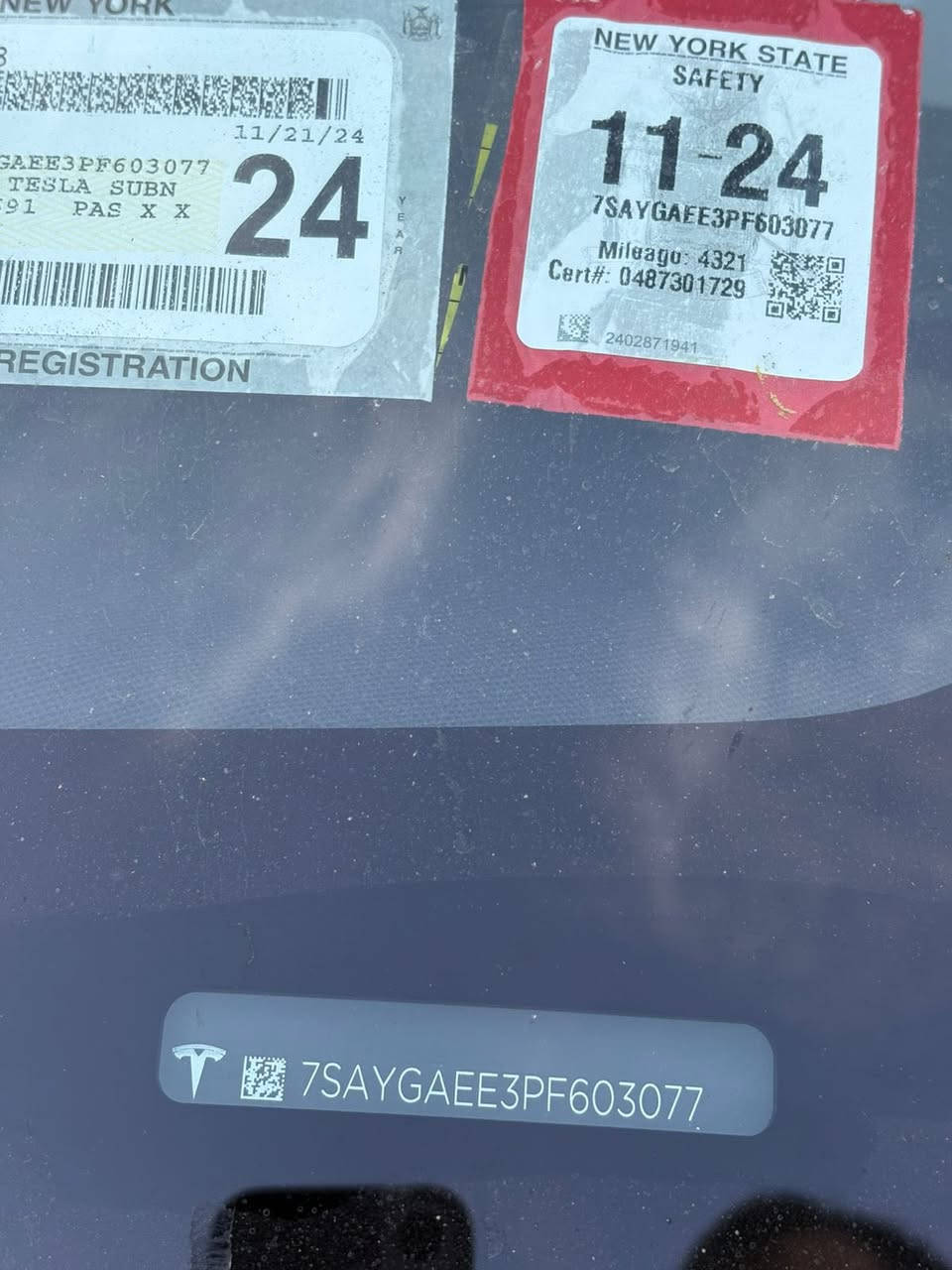 🚘 Tesla Model Y 2023
DUAL MOTOR
LONG RANGE
✨ داخل أبيض راقي وفخم
✨ 7 راكب (ثلاث صفوف)
✨ ماشية قليل جدًا
✨ شاحنة أصلية
✨ بدون أي قطعة صبغ
✨ بدون إيرباك
📸 الحادث موضح بالصور بكل شفافية

📍 الموقع: كركوك
✅ جاهزة للفحص والمعاينة

سيارة مستقبلية، صرفية صفر، هدوء وقوة بنفس الوقت ⚡ 

+964 770 618 0099
