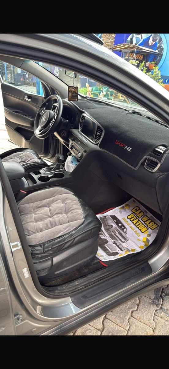 السلام عليكم ورحمه الله
للبيع كيا سبورتج 2021 وارد امريكي فئة ( S ) 

السياره  ماشيه 67000  كليو  

المحرك GDI (2400) 

المواصفات :- 

قطعتين تبريد 

بجم (لايت) زنون 

تحكمات ستيرن جهتين 

ويل كب

شاشه كبيره

كامره

نضام (سبورت -عادي- ايكو)

مانع انزلاق 

كروز سرعه

مود جبلي

فور ويل 

تخم تايرات جديد 

السيارة رقم بغداد 

18,000$ وبيها مجال لشراي 

حادثها جنطه خلفي  

 

ورش بلباب خلفي 

 كير محرك مكفوله منظومه تبريد جديد 

سياره موجوده بلسيديه 

موجود بس واتس او اتصال 

***********

