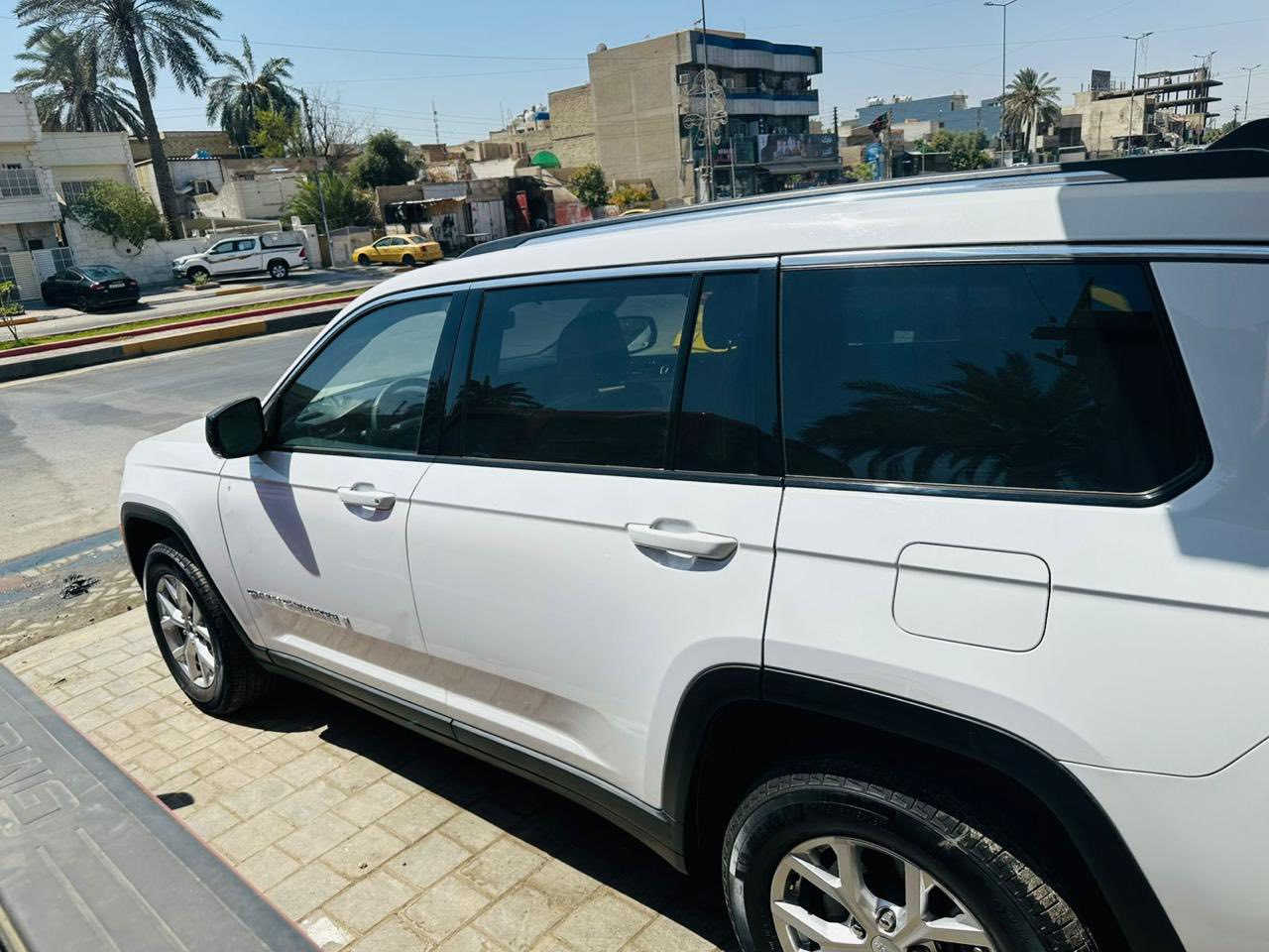 سلام عليكم  جيب 2023  وارد امريكي
ماشيه 16 الف بدون رقم 
حادثها جاملغين وبنيد مبدلات ومصبوغات  بدون لغد بدون شواصي شرط الفحص  
فئه لمتد
مواصفات  فول 
داخل جلد لون ابيض وكشن منفصل 
 كشنات تدفئه وتبريد
شاشه اعطال بلدشبول 
رادار امامي تحديد سرعه وتوقف ذاتي 
شفتات بلستيرن 
5  كامرات 
كشن خزن ميموري 
بانوراما 
تبريد ٣ قطع 
تحكم تبريد خلفي منفصل 
صندوق كهربائي 
تشغيل عن بعد 
توقف ذاتي خلفي 
رادار نقطه عمياء جانبي 
مازدات وبلوجكترات لد زنون بلادي 
سياره جاهزه ومابيها اي نقص ولا كلوب مشتغل بلدشبول 
كير مكينه حداديه كهربائيات ع وضع الشركه 

السعر  270$ وبيها مجال بسيط 
بدون رقم 

مكان السياره بغداد 
للأستفسار
***********
