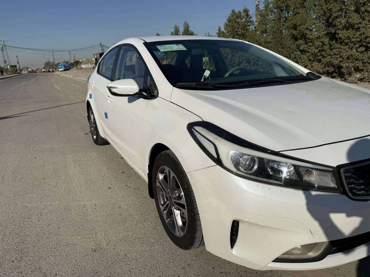 سلام عليكم للبيع كيا سيراتو موديل 2017 خليجية رقم بغداد الجديد مكينه 1600 دوش سياره مكفوله من صبغ وبارد ماشيه 77 الف مكاني بغداد الكرخ قرب تقاطع درويش رقمي *********** 
السعر 138$
