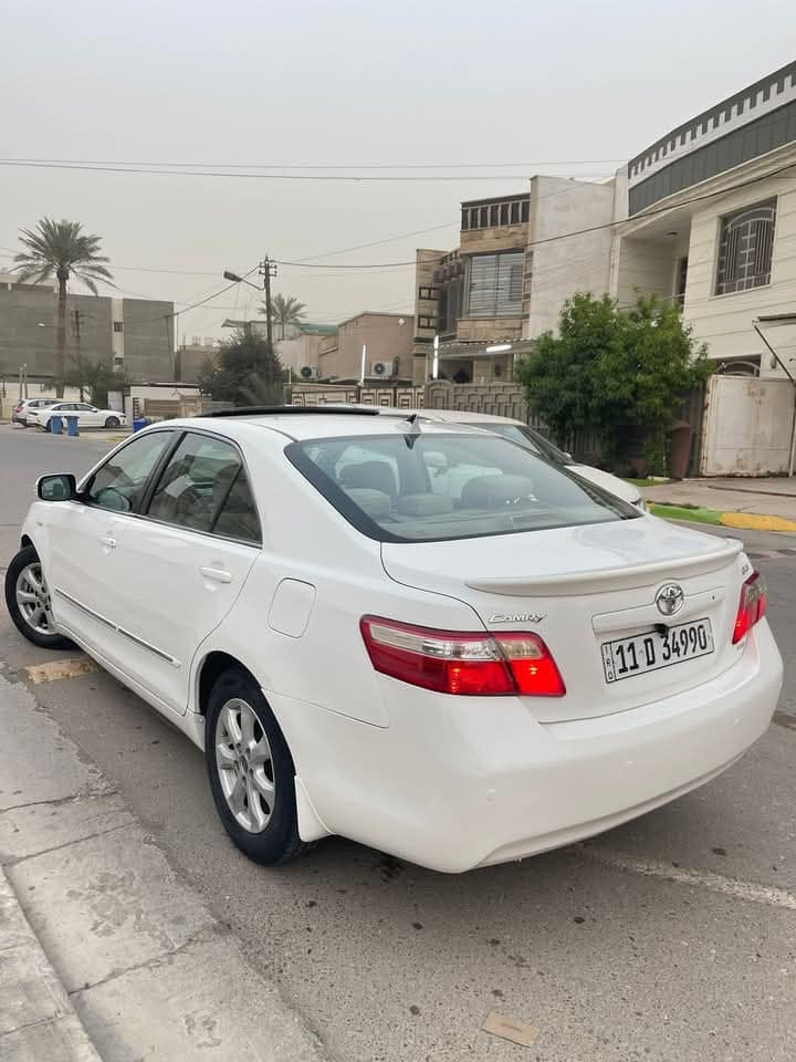 تويوتا كامري GLX خليجي 2009 فول مواصفات 

شاشة كبيرة 
كاميرا خلفية 
حساسات (خلفي + امامي) بلادي 
فتحة سقف
بردة خلفية كهرباء (بلادي)
اشارة بالمري
كروس سرعة 
داخل صاج 
سيارة نظيفة جاهزة واحلى من الصور 
بيها صبغ حزام بدون دواخل 
قمارة و بنيد و تكم بدون صبغ 
بجم و حوض كبس  
السيارة ماشية 170 KM
العنوان بغداد العامرية 
السعر 97$ ورقة وبيها مجال بسيط 

***********
***********
