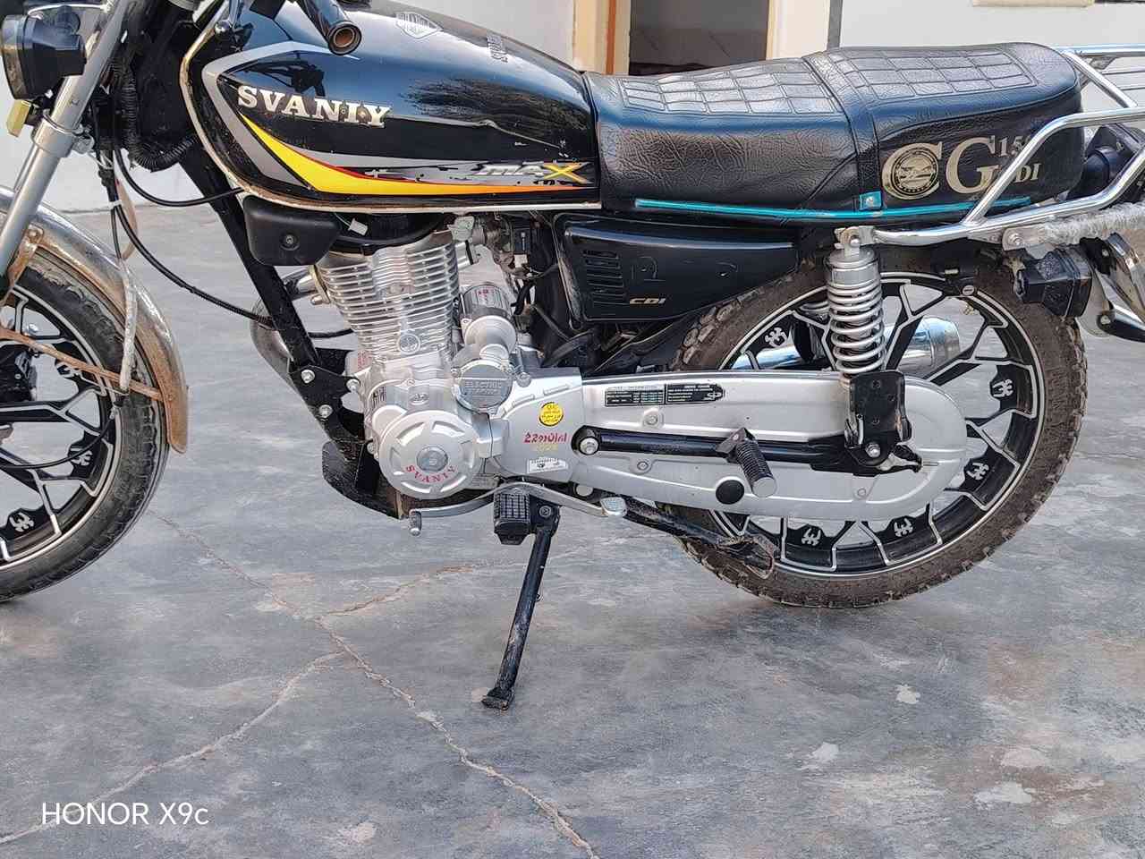 السلام عليكم يوجد موطور للبيع سافان موديل 2024 منفيس موجود شاشه شغاله ماطور حلو ومرتب اي عيب ما بي سعر 625وبي مجال  رقم الهاتف ***********
