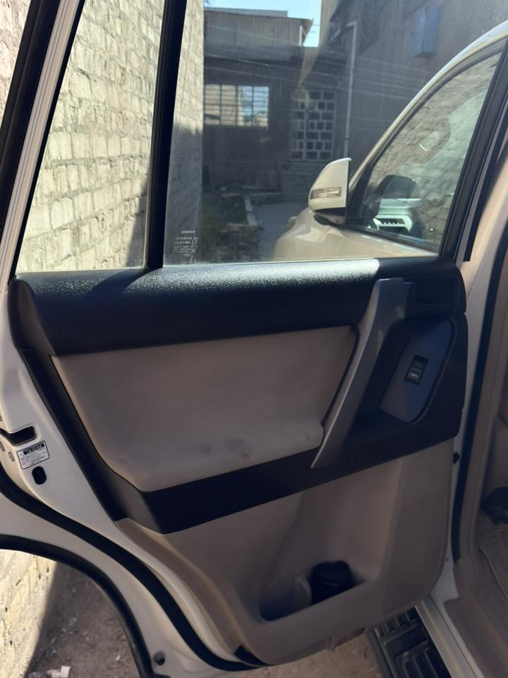 السلام عليكم برادو 2012 TXL رقم اربيل 2700 4 سلندر مكفوله كير محرك حداديه كفاله عامه السياره خير من الله 7 راكب مكان السيارة بغداد السعر 24300 وبيها مجال بسيط رقم صاحب السيارة ***********
