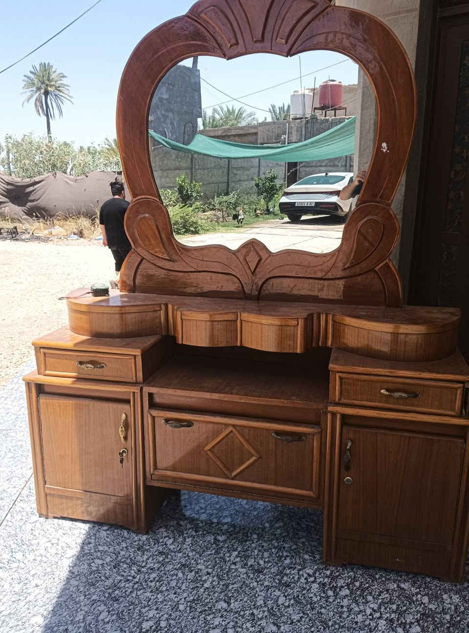 السلام عليكم جربايه وميز للبيع المكان حله قرب جسر بته للاستفسار *********** السعر 150 جربايه كامله
