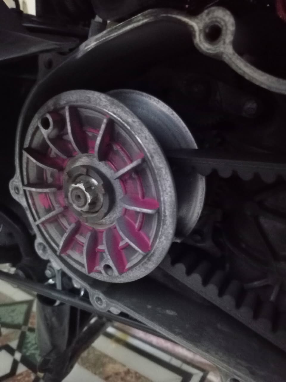 السلام عليكم زوج كلجات مطابق خرز وفايبرات وصفاك رياضي نضافة 90 بنز عالي مكان بغداد بلديات ***********
