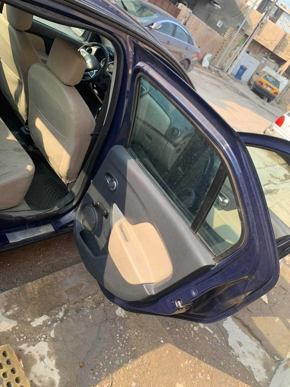 يالله رينو سنبل موديل ١٩ على وضع الشركه ابسمي تحويل مباشر توني حولتهه بسمي رقم انكليزي سنويه جديده هزه جديده تحويل مباشر  السياره جاهزه من كلشي  الاتصال على رقمي ***********
