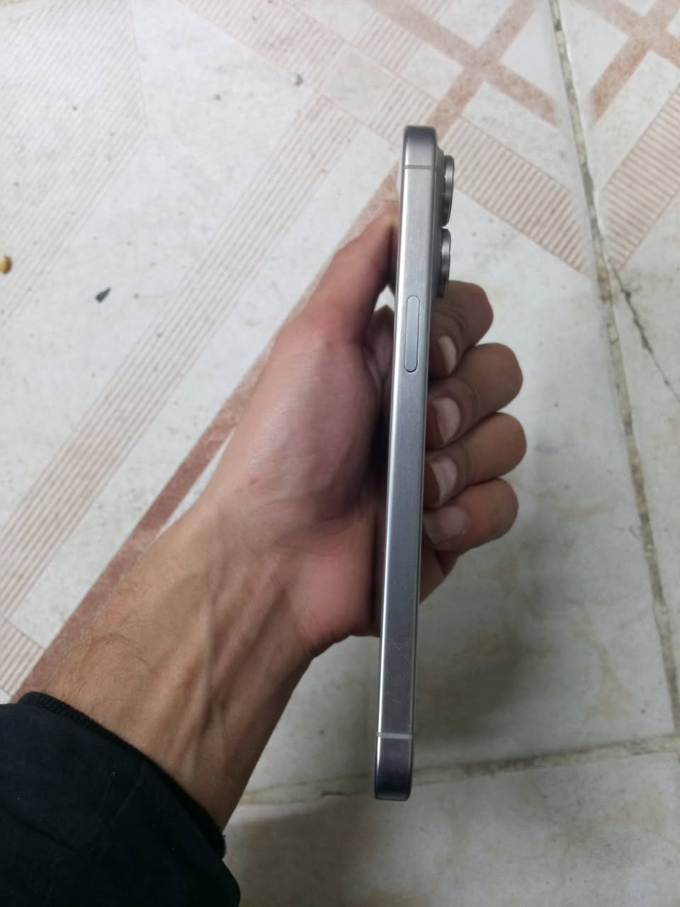 تلفون 15 برو ماكس جديد ماستر كلش نضيف والله مشحون 200 مره بطاريه ٩٨ تجي تفحص بعينك بمعنه كلمه جديد سعر 1300 بي مجال لشراي  لحد يكسر بي رقمي ***********
