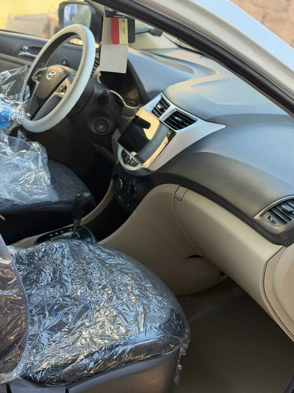 سلام عليكم للبيع اكسنت موديل 14 خليجي فول موصفات سياره جديده ومال بيت بسمي مدور ثاني يوم وين متريد سياره جديده محرك 1600 خير من الله سياره بيه مكانت صبغ السعر 95 وبيه مجال لشراي مكاني بابل مشروع المسيب رقمي ***********
