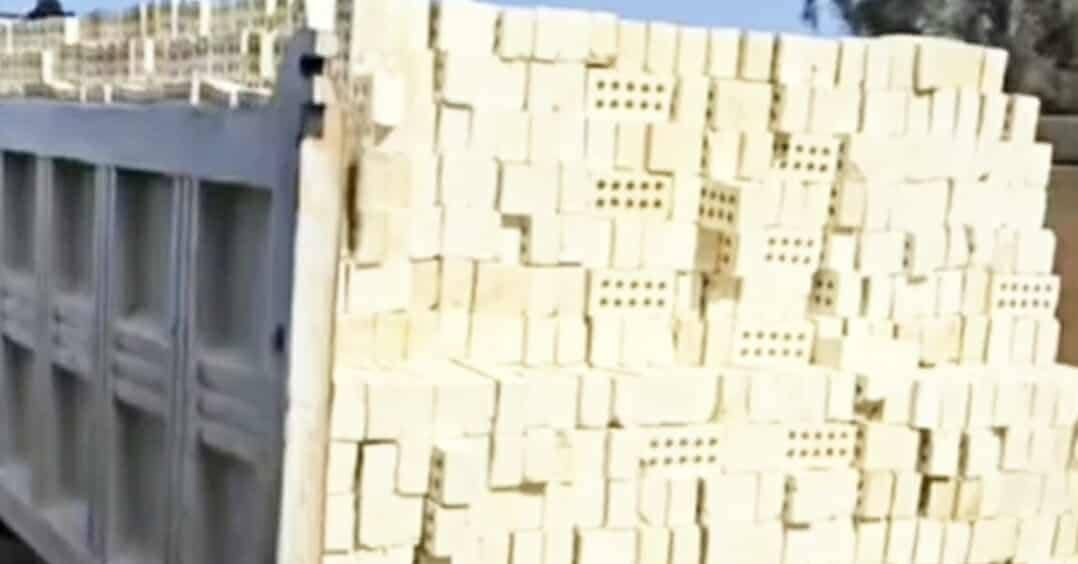 طابوكتنه وبس. خالي🧿 لا تدور، ولا تتعب.... ونكولها بكل فخر اتحدى واحد يعلق يكول غشيتونه... العدد كامل وزايد طبعا اهم شي العدد....؟؟    الطابوكه حلوه ونضيفه وبياض يخبل الاسعار كله جوه السوگ... وتدللون اتصلووا واحنه بالخدمه 😘   *********** 🌹***********🪬
 حياكم 🌿🌿❣️❣️❣️
