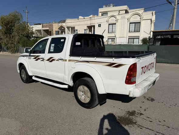 تـوێتا هایلۆکس 2009 سعودی 
ســـەیارەکە هیجی نیە بەس  یێک تحدیلی بجوکی هەیە 
قــــــەپاغی مـەکینەی کرایتەوە
200 هەزار ڕۆشتیە
لە سفرەوە یێک دەست بوە
بــەناوی خۆمە سەنەوەی  هەتا 2030 نویێە
ویل کرۆم 
تـەقەو ڕەقە بەشەرتە 
سەیارەکە ماڵی دۆستە 
یێک دینار مسروفی نیە

***********
