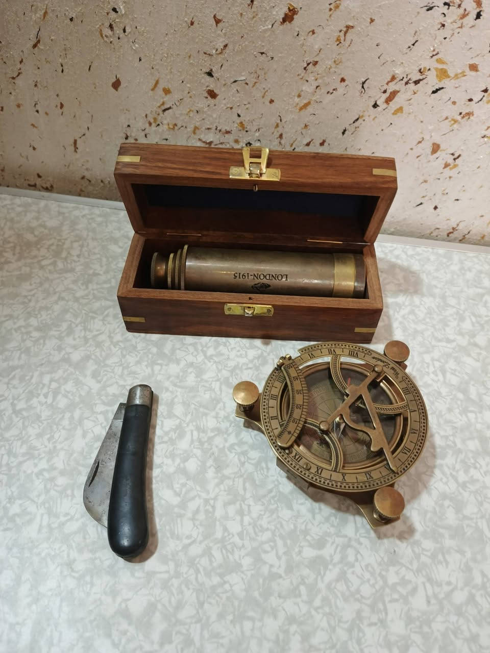 مجموعه قطع مميزه دربيل نحاس وبواصله نحاس وموس السعر للمجموعه كامله 40 دينار شامل التوصيل والله يبارك لصاحب النصيب


**إذا كنت صاحب هذا الإعلان وتريد حذفه لأي سبب، رجاءا أرسل رسالة إلى الدعم الفني**