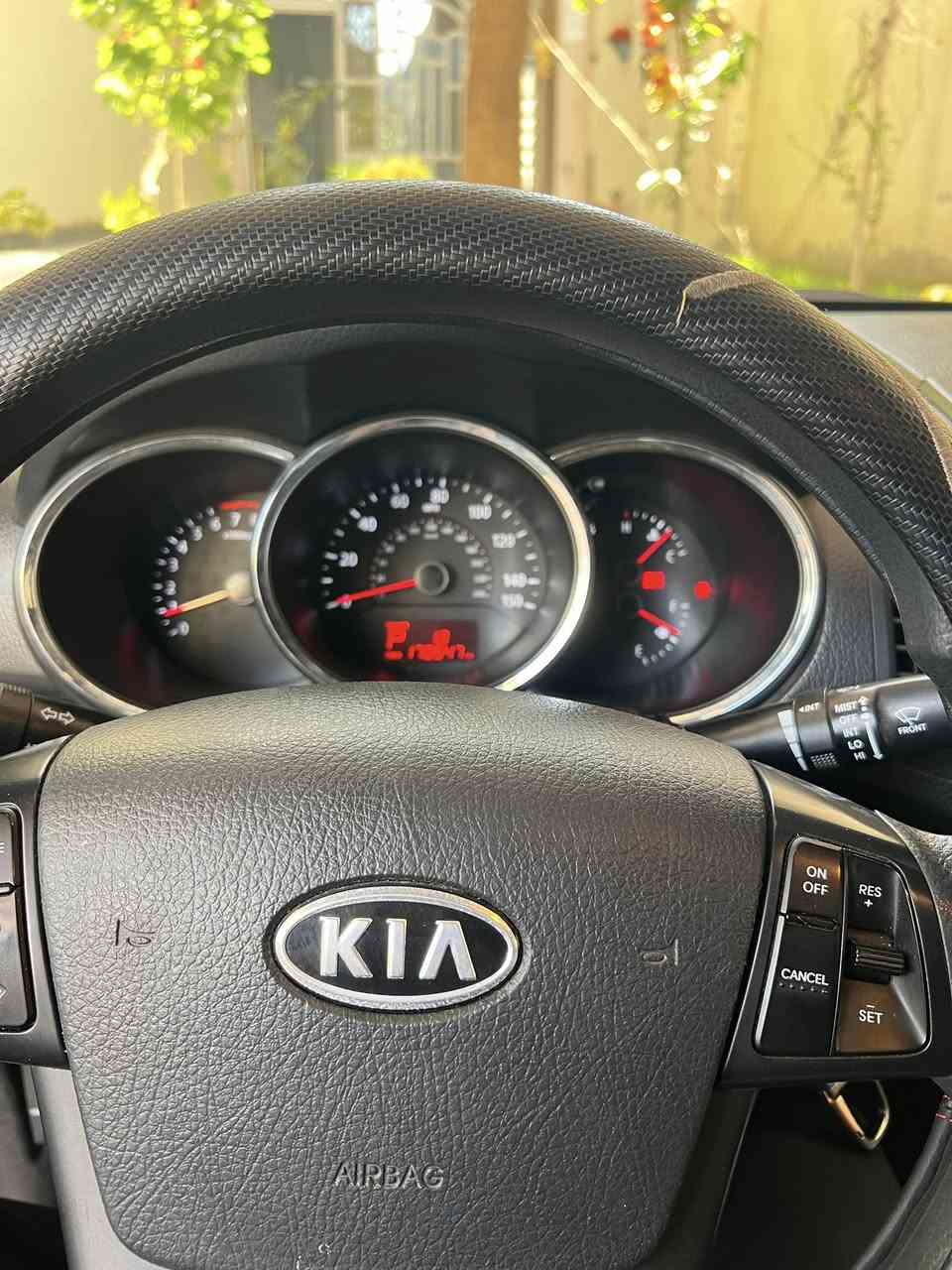 سلام عليكم
سورنتو مديل 2013  امريكي 
رقم بغداد بأسمي 
  سياره جاهزه على اخر شي 
حدادية كير مكينه.  
تخم تاير جديد 
٣ قطع تبريد 
تحكمات ستيرن 
ادامه كامله. للسياره 
مايحتاج تصرف عليها 
الضرر⚠️ 
١ بنيد صبغ 
٢ بيها بارد 
السعر خاص وتدلل 
***********
