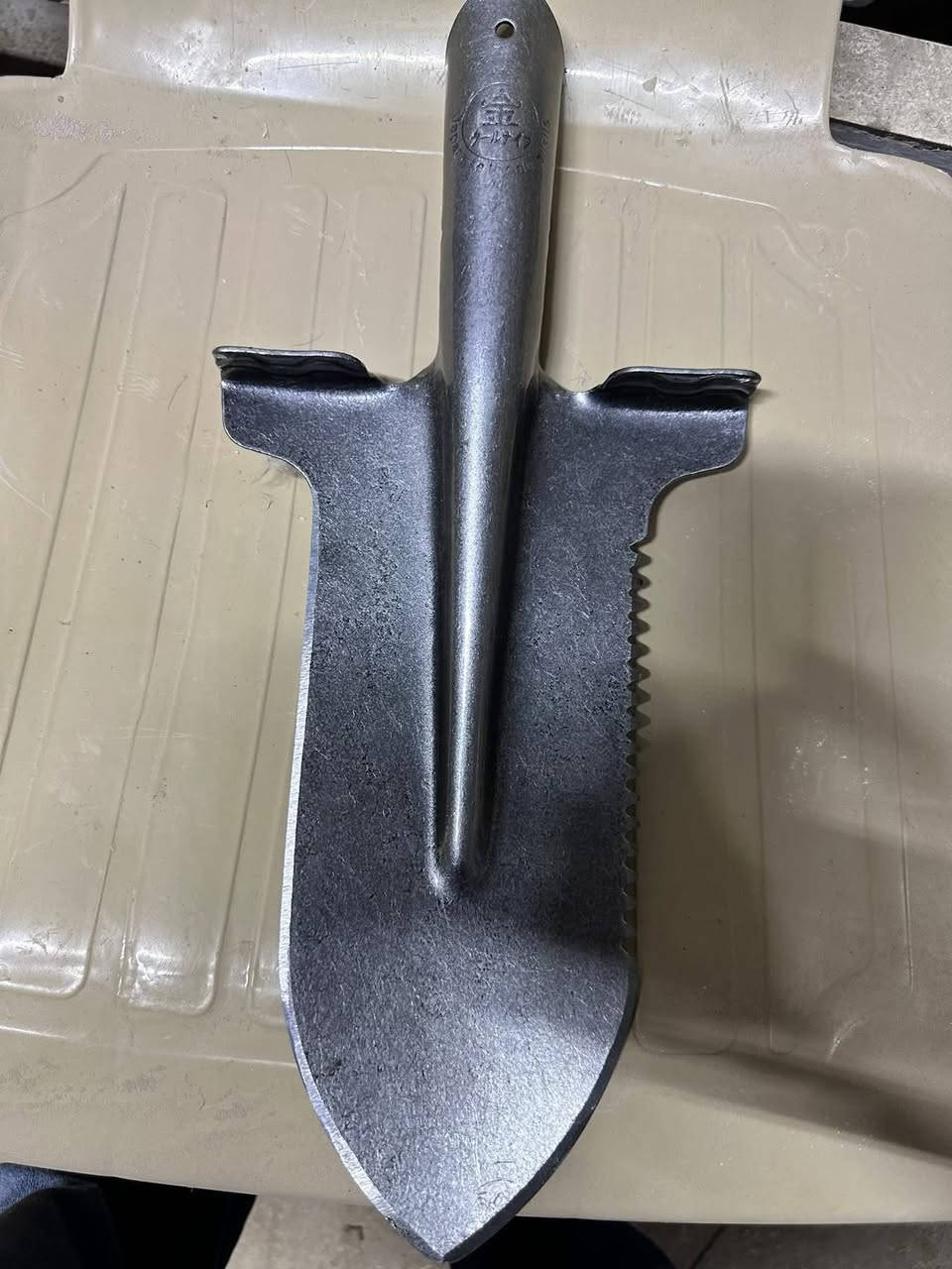 ماكو منه بالعراق
قطعتين واصل للبيت 35 الف
كرك ومقص صناعة ( ياباني ) ااااااصلي
جهه من الجهات سكين حاد
والجهه الثانية منشار
مو كرك سفري
السعر 20 الف شامل التوصيل
قطعتين 35 واصل للبيت
للطلب على الواتس اب
***********
