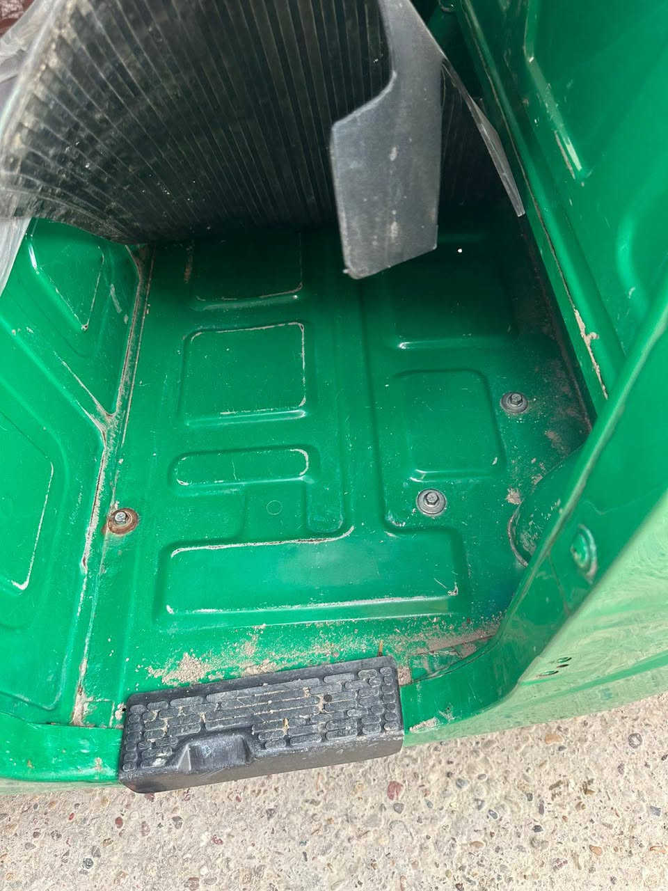 سلام عليكم تكتك 21مرقمه معمر حوض لغوده وبيه شبر بلصفحه ومكينتهه بيه كلجات لان مجتفه المكينه مجفته شركه بس ما مفشوكه رايده 8250وبيه مجال قليل الشراي يخابر ويدلل مكاني سيطره الشعب القديمه السريدات
***********
