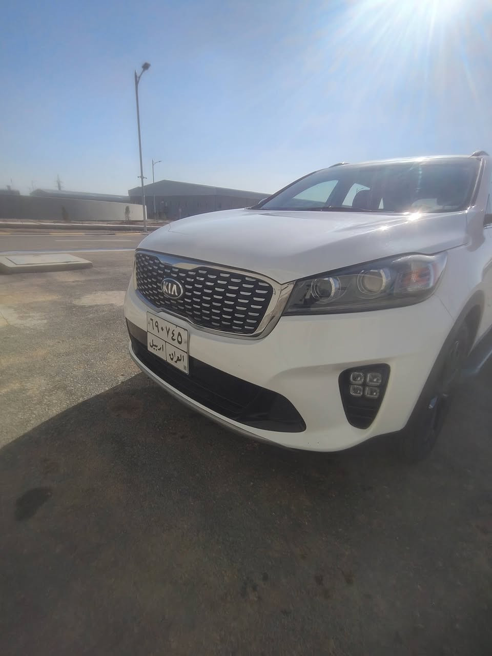 للبيع سورنتو 2019 وارد أمريكي 
السياره ماشيه : 57 ميل 
محرك : 6 سلندر  جي دي اي 

مواصفات السيارة : 
1- مثبت سرعة  
2- مانع انزلاق 
3- ABS
4- شاشه 
5- كامرة خلفية
6- تحكمات ستيرن 
7- إشارات مري جانبية 
8- سبعة راكب 
9- ضرر فقط دعاميه اماميه
10-حساسات جانبيه بل المري 

حالة السيارة : نضافتها 95 بل الميه 
 ما بيهه اي نقص ماتخسر عليه دينار   

عنوان السياره اربيل شرط تحويل 

سعر السيارة : $235 و قابل للتفاوض 

للإستفسار : ***********.      ***********
