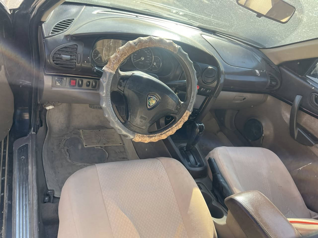 سلام عليكم للبيع برتون 2008 رقم اربيل بسمنه دولي مكينه وكير وصدر وتايرات جديده مكاني صلاح الدين بلد سعر45 وبيه مجال قليل كير اتو ماتيك لاستفسار لاتصال على الرقم ***********
