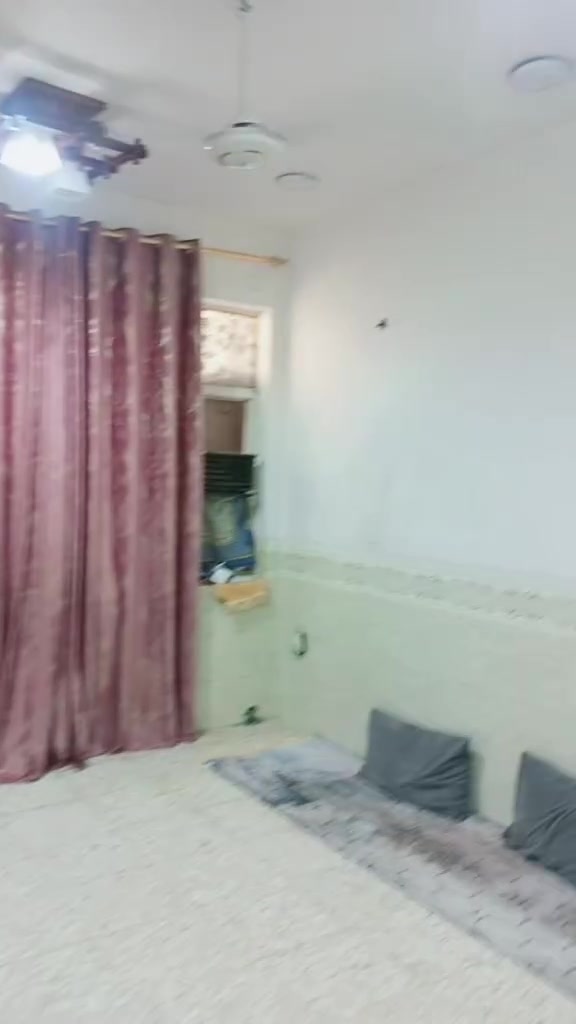 السلام عليكم بيت للبيع  طابقين 
بغداد الشعله الدوانم 
شارع بيت عنيد مقابل اسواق جراح 
المساحه 50 متر  الاستفسار 
الاتصال على رقم*********** احمد
