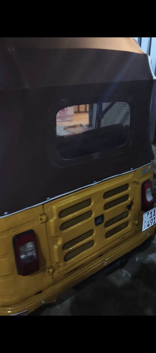 تكتك موديل ۲۰ کشر نظيف محرك مجفت فول لغود بلاد يوجد بعض الملاحظات البسيطة بسمي هزة جديدة السعر 7000 بيه مجال بسيط العنوان سریيدات رقم التلفون *********** ابو علي
