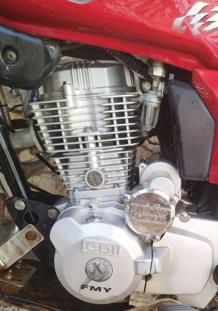 سلام عليكم دراجه فيوم مديل 15 دراجه برغي ما مفتوح اوراق دراجه ب معنه الكلمه تخبل  من الصوره مكان كوت سعر مليون ونص وبيه مجال بصيط ***********
