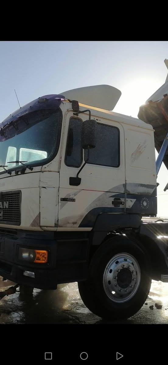 السلام عليكم كلابه مان صقر موديل 95 للبيع والاتصال عل هذا الرقم ***********
