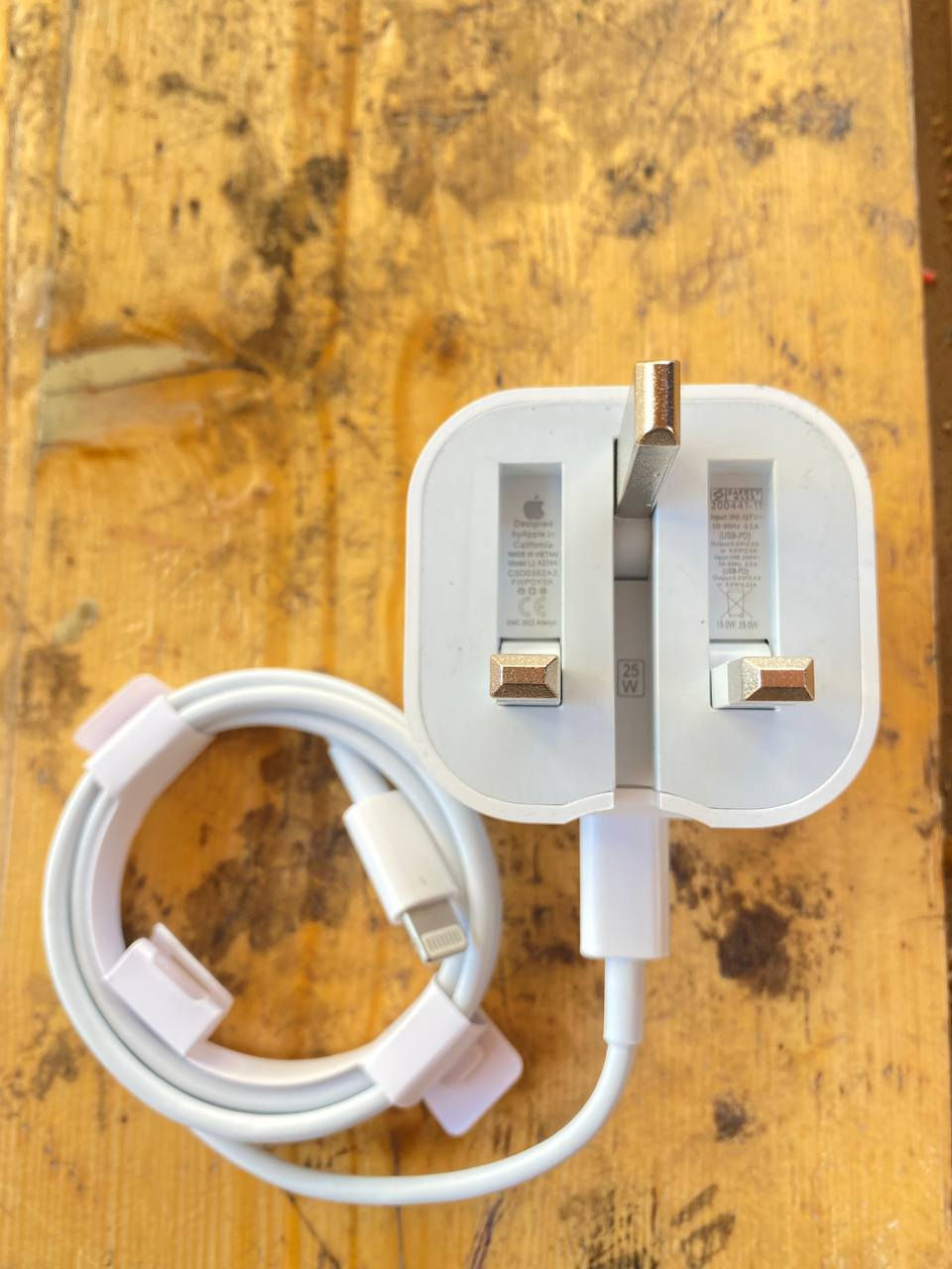 شاحنه ايفون اصليه يتكون من (كيبل كتان+راس شحن)
السعر ١٥ الف مع التوصيل
يتوفر توصيل لجميع محافظات العراق
للحجز اسمك ورقمك وعنوانك


**إذا كنت صاحب هذا الإعلان وتريد حذفه لأي سبب، رجاءا أرسل رسالة إلى الدعم الفني**